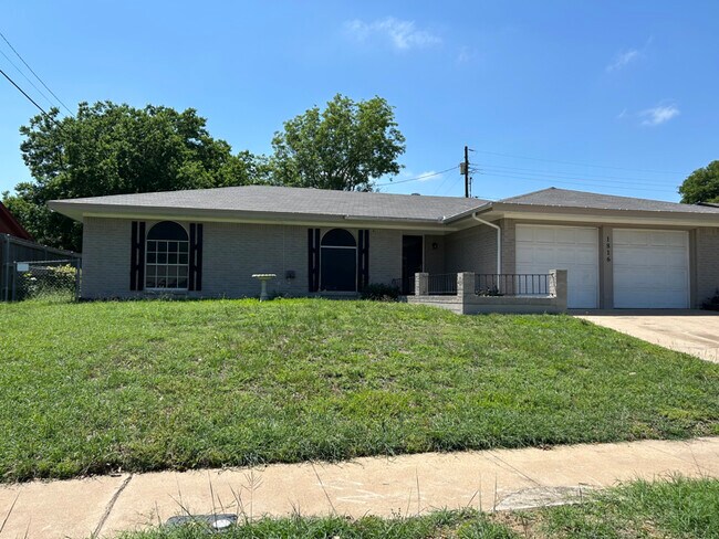 Building Photo - 1816 Pleasant Ln
