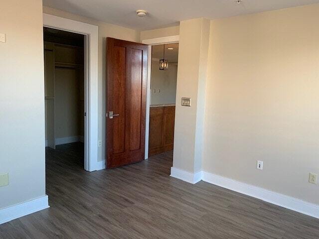 Building Photo - 2041 Overhill Drive, Unit 301