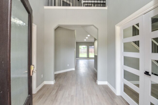 Building Photo - 9211 Abbey Chase Ln