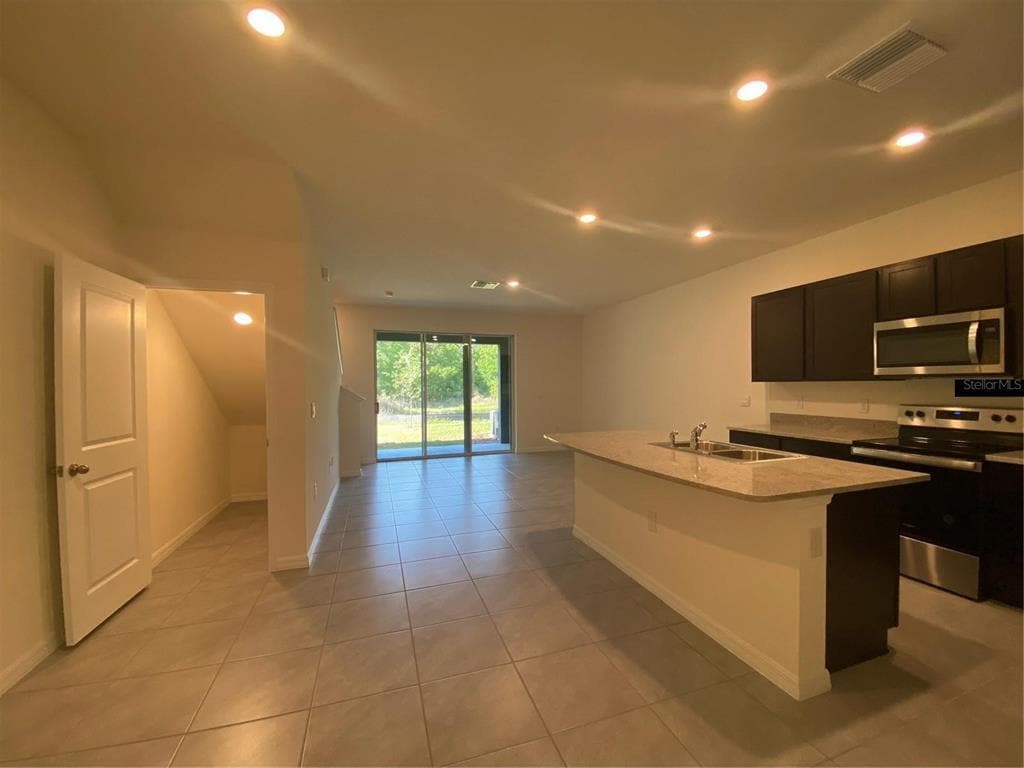 Building Photo - 32891 Pez Landing Ln