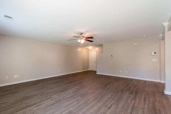 Building Photo - 3733 Moseley Dr