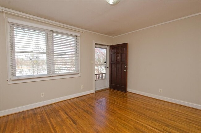 Building Photo - 1398 Woodmont Ln NW