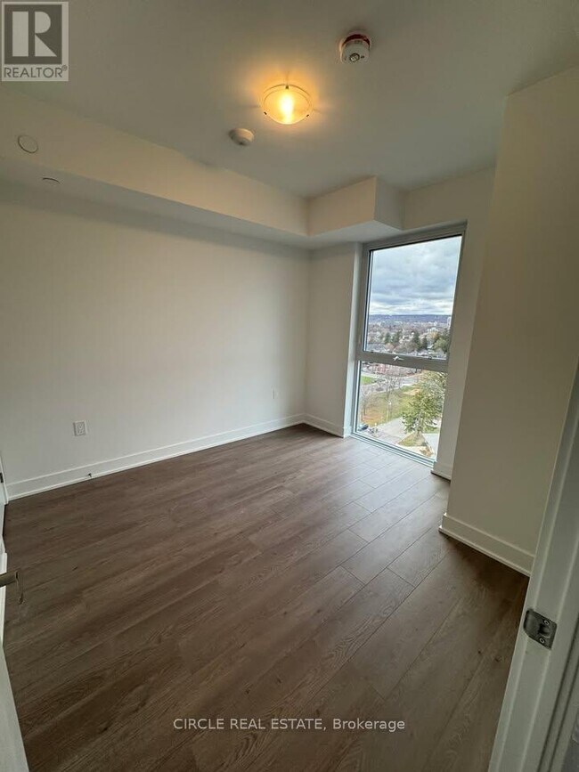 Building Photo - 2088 James St