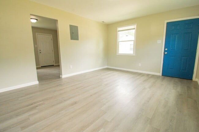 Building Photo - 1401 Thelbert Dr