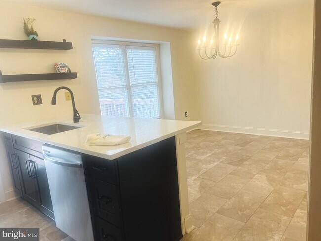 Foto del edificio - 8024 Hollow Reed Ct