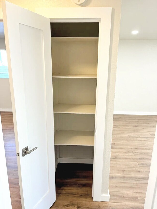 Foto del edificio - 4745 Delridge Way SW