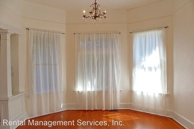 Foto del edificio - 2 br, 1 bath House - 1305 SE Clinton St