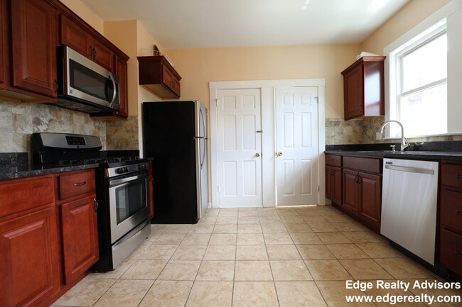 Building Photo - 37 Claymoss Rd