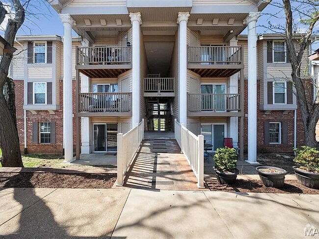 Building Photo - 708 Ridgeside Dr