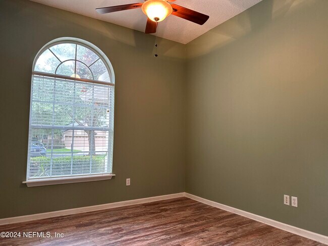 Building Photo - 5104 Foliage Way