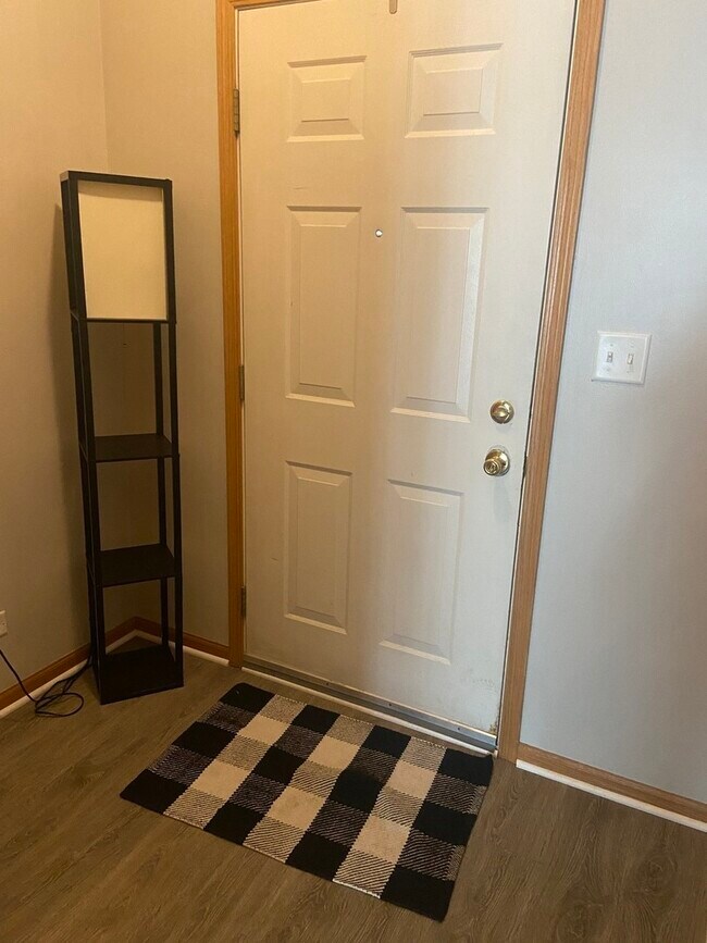 Foto del edificio - 4566 Camden Ln