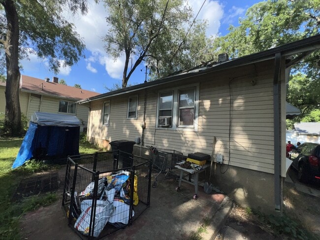 Building Photo - 549 N Dunham St