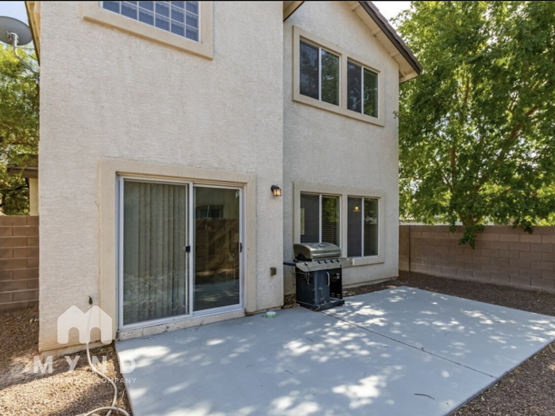 Foto del edificio - 924 Shades End Ave