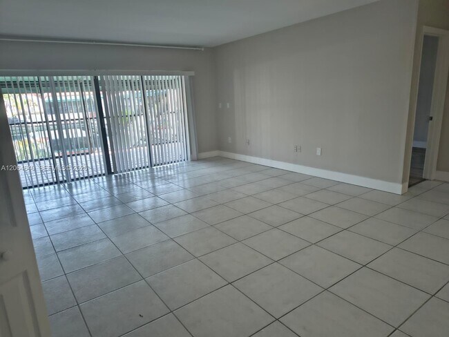 Building Photo - 7001 Loch Isle Dr S