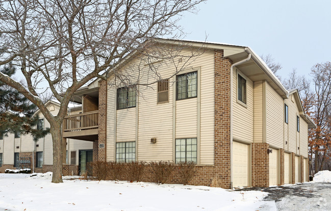 Building Photo - Lakeview Village Apartments