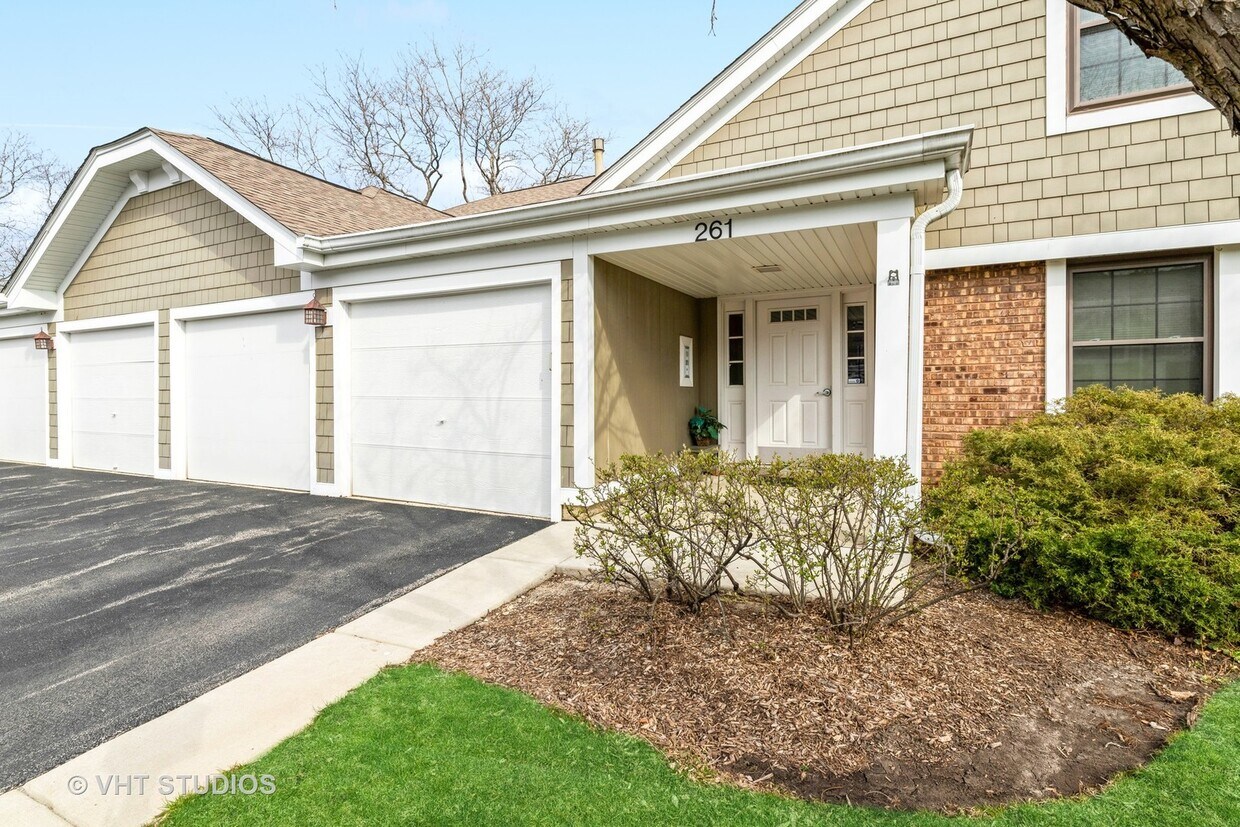 261 Driftwood Ln Unit A2, Schaumburg, IL 60193 Condo for Rent in