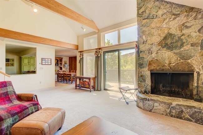 Building Photo - F6 Cobble Ridge Rd