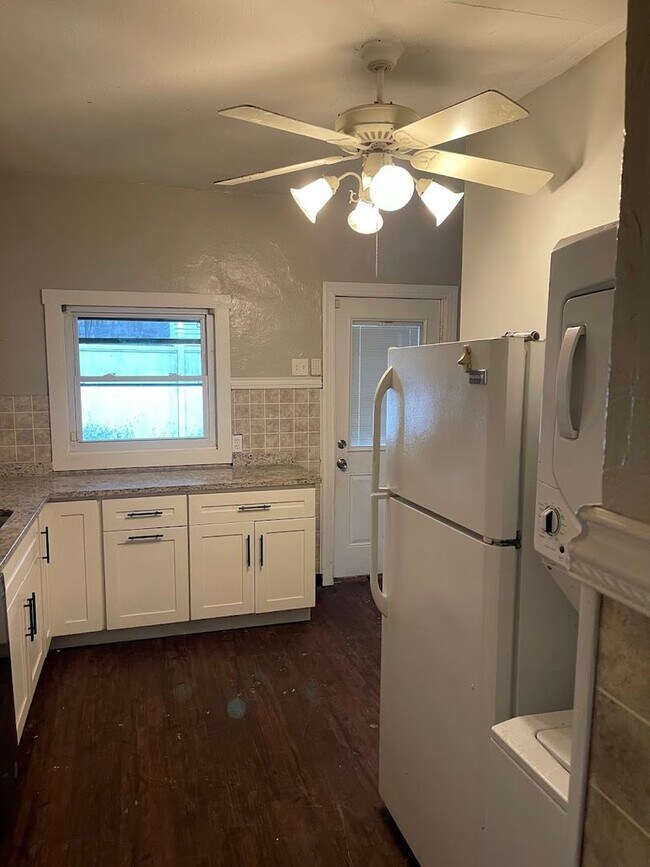Foto del edificio - Cozy 1 Bedroom / 2 Bathroom Home in Braddock