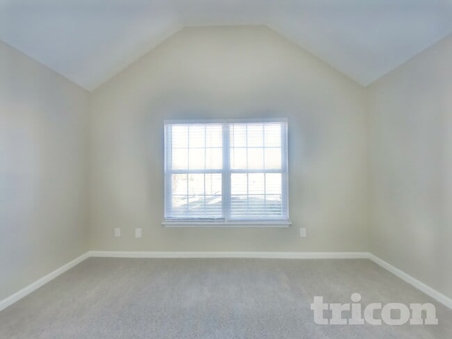 Building Photo - 3505 Flora Dr