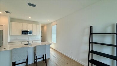 Building Photo - 5515 Guava Ct