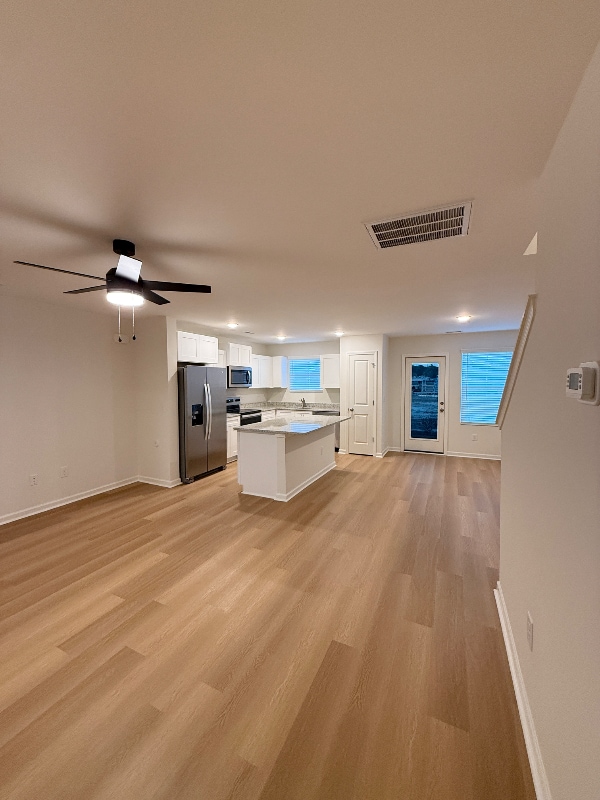 Foto del edificio - 44 W Farley Dr