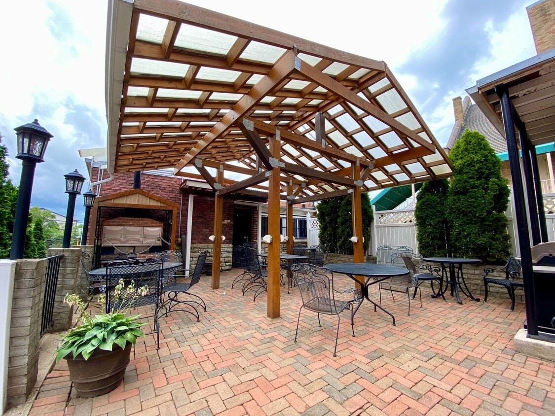 5 Bed/3 Bath UC Rental Located on McMillan $750/pp ($3,875/mo)! - 5 Bed/3 Bath UC Rental Located on McMillan...