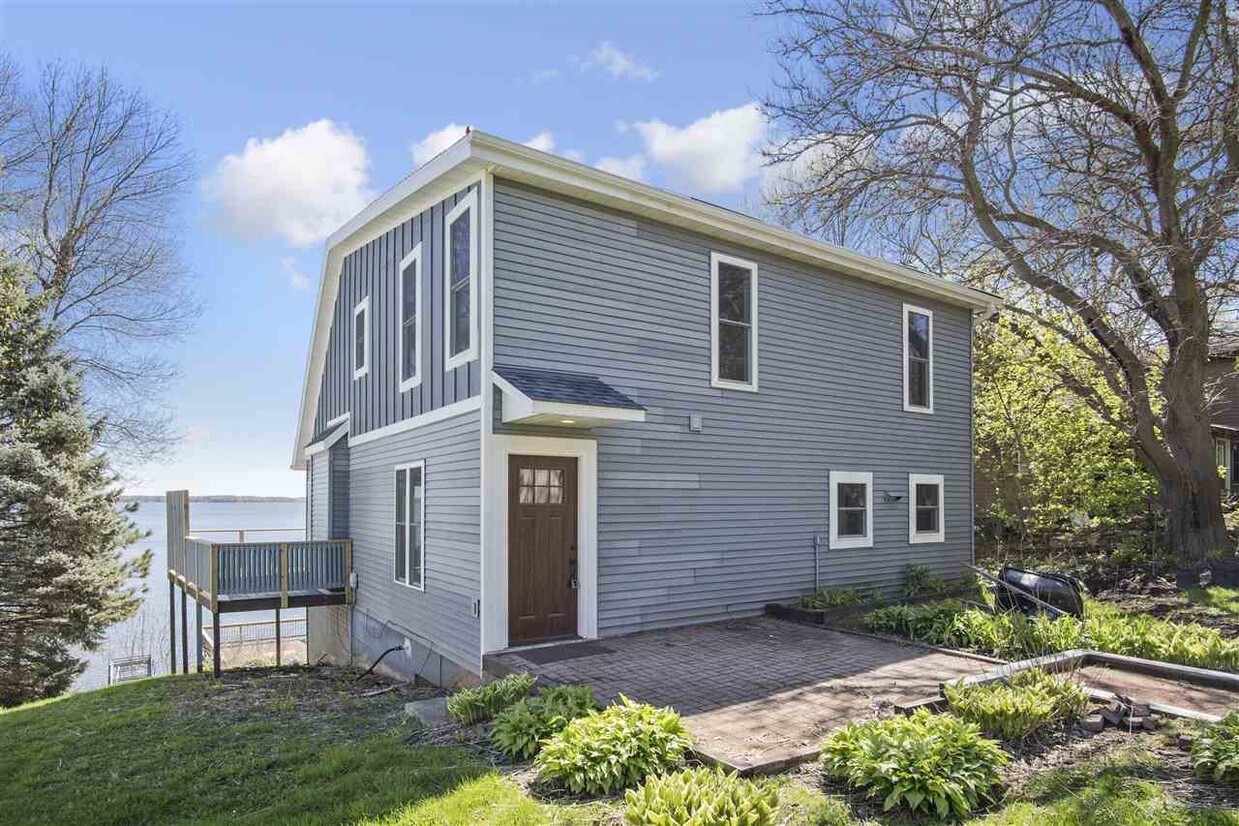 Building Photo - 2048 Barber Dr