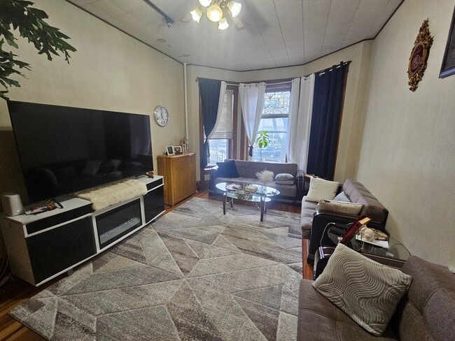 Photo - 1132 W Wrightwood Ave Apartment