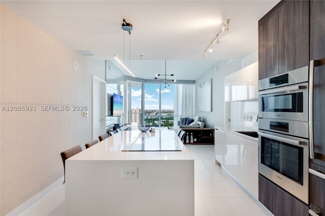 Foto del edificio - 851 NE 1st Ave