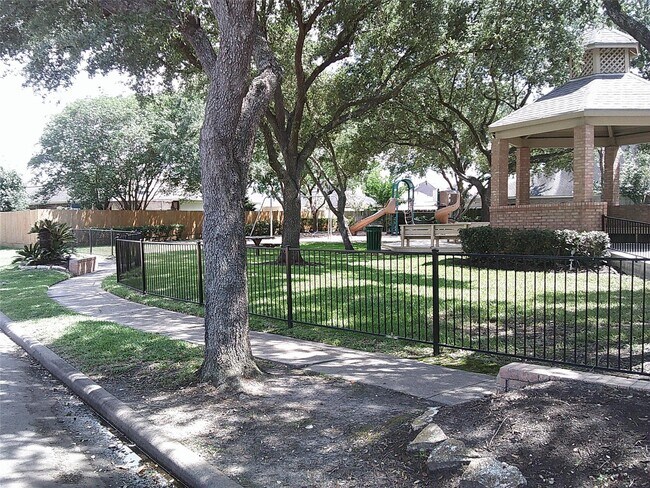 Foto del edificio - 13427 Garden Grove