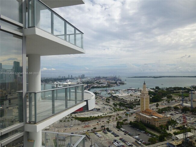 Foto del edificio - 851 NE 1st Ave