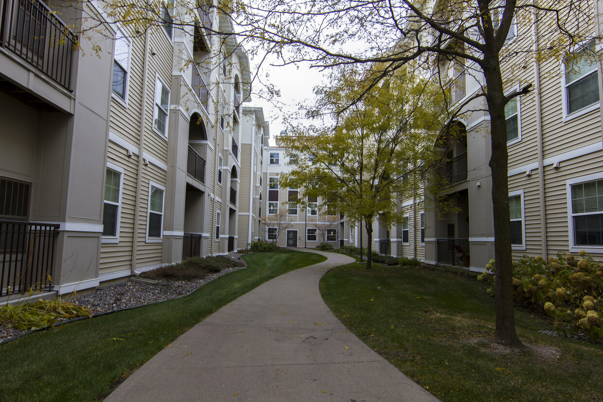 Primary Photo - The Pavilion on Berry Apartments