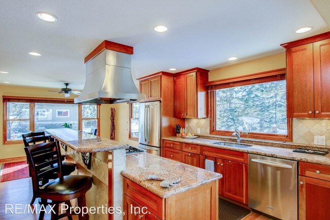 Foto del edificio - 5 br, 5.5 bath House - 508 Ridgewood Ave.