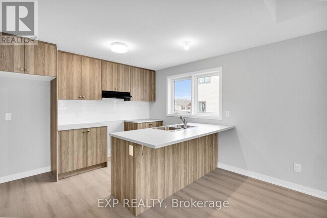 Building Photo - 912 Lillian Freiman Private
