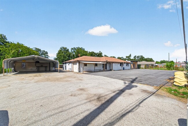 Building Photo - 13010 Cypress North Houston Rd