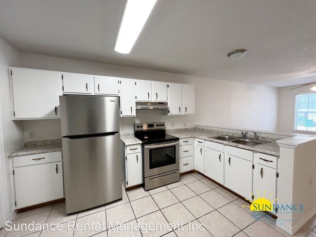 Building Photo - 2 br, 1 bath House - 229 Lindberg Street