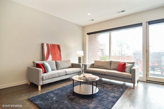 Foto del edificio - 2742 N Lincoln Ave