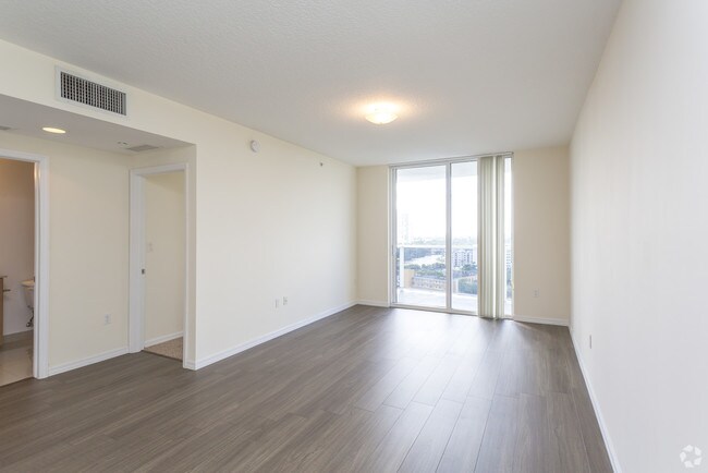 Oak Plaza Apartments Miami Fl Apartments Com Oak Plaza Apartments Miami Fl Apartments Com