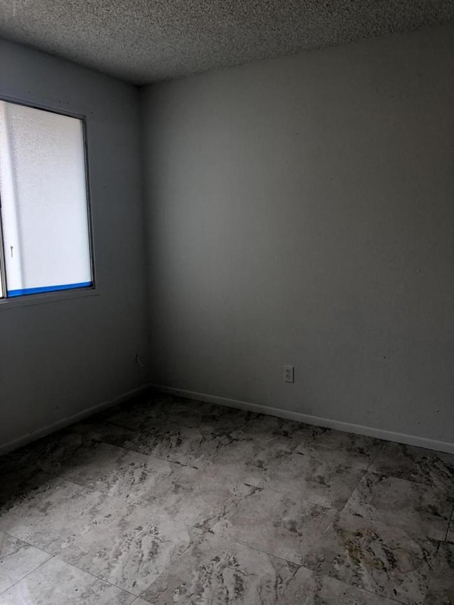 Foto del edificio - 3 Bed w/ Den--91st Ave/Indian School