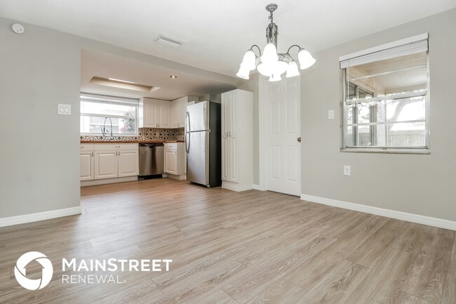 Foto del edificio - 9025 Collage Ln