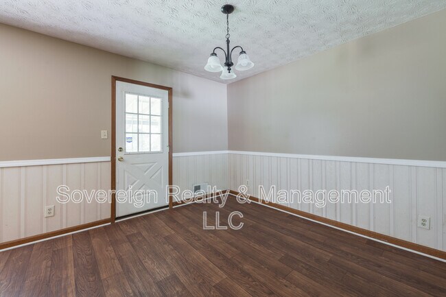 Foto del edificio - 310 Summerwood Ln