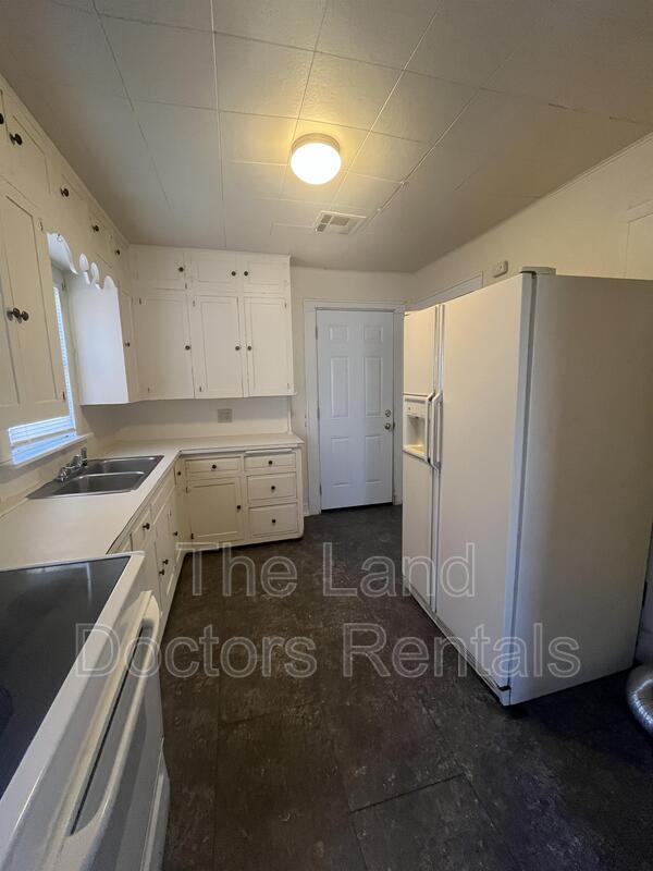 Foto del edificio - 620 W 24th St