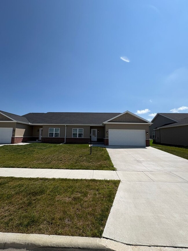 Building Photo - 709 Stephanie Ct