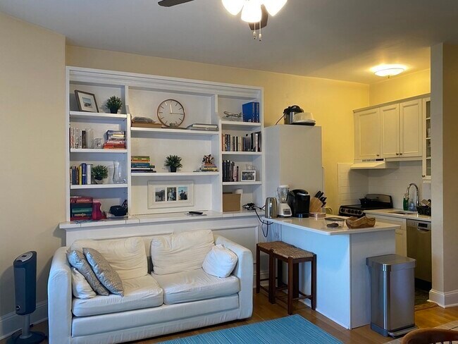 Building Photo - 244 Beacon St