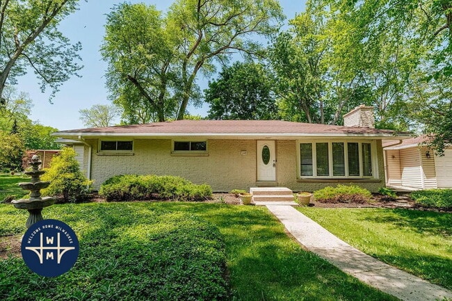 Building Photo - 12400 Elmhurst Pkwy