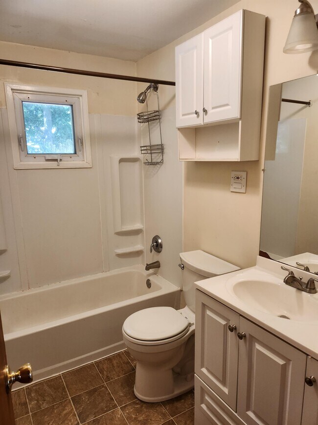 Photo - 107 Cumpstone Dr House