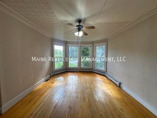 Foto del edificio - 445 Main St