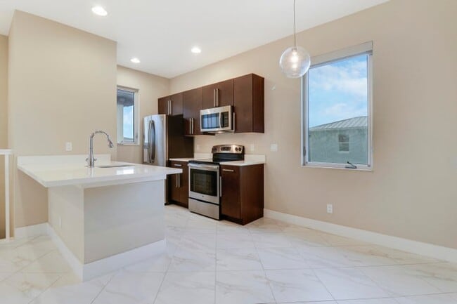 Building Photo - 5029 Grandiflora Rd