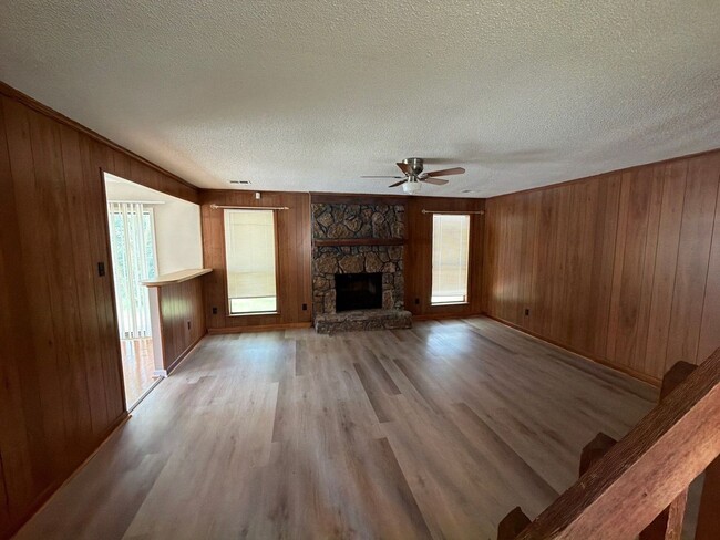Foto del edificio - 2253 Mangum Rd