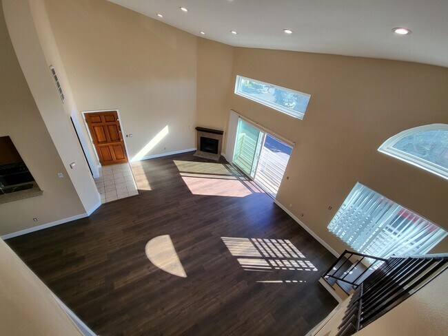 Building Photo - 14105 Califa St